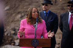 Abril 24, 2024: Senator Hughes, Congressman Dwight Evans, the Mayor’s Office, and other local leaders and housing advocates celebrate the groundbreaking of a new affordable housing project that will yield 40-units for seniors in the Mantua neighborhood of Philadelphia.