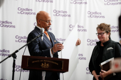 September 28, 2022:  State Senator Vincent Hughes (D-Montgomery/Philadelphia) on Wednesday presented a $250,000 mock check to Cradles to Crayons, a non-profit organization leading the way in filling a critical gap in services for families in low-income and poverty situations.