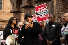 Abril 4, 2019 – Senator Vincent Hughes  stands with POWER Interfaith, UNITE HERE and other supporters of the Marriott hotel workers seeking better working conditions.
