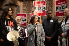 Abril 4, 2019 – Senator Vincent Hughes  stands with POWER Interfaith, UNITE HERE and other supporters of the Marriott hotel workers seeking better working conditions.