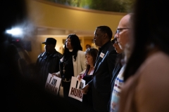 Abril 4, 2019 – Senator Vincent Hughes  stands with POWER Interfaith, UNITE HERE and other supporters of the Marriott hotel workers seeking better working conditions.