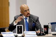 Abril 22, 2025: Senator Vincent Hughes convened a group of federal, state, and city lawmakers and healthcare leaders to discuss how Pennsylvania and Philadelphia can address looming cuts to health insurance and coverage provided by Medicaid, the Affordable Care Act/Pennie, and CHIP