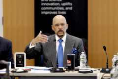 Abril 22, 2025: Senator Vincent Hughes convened a group of federal, state, and city lawmakers and healthcare leaders to discuss how Pennsylvania and Philadelphia can address looming cuts to health insurance and coverage provided by Medicaid, the Affordable Care Act/Pennie, and CHIP