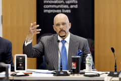 Abril 22, 2025: Senator Vincent Hughes convened a group of federal, state, and city lawmakers and healthcare leaders to discuss how Pennsylvania and Philadelphia can address looming cuts to health insurance and coverage provided by Medicaid, the Affordable Care Act/Pennie, and CHIP