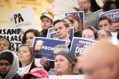 Marzo 27, 2019: Hundreds of Pennsylvania State System of Higher Education Students rallied with Senator Vincent Hughes, Representative Jordan Harris (D-Philadelphia), Representative James Roebuck (D-Philadelphia), and other officials to make collective call for free college through the Pennsylvania Promise initiative.