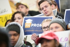 Marzo 27, 2019: Hundreds of Pennsylvania State System of Higher Education Students rallied with Senator Vincent Hughes, Representative Jordan Harris (D-Philadelphia), Representative James Roebuck (D-Philadelphia), and other officials to make collective call for free college through the Pennsylvania Promise initiative.