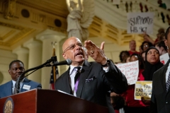 Junio 12, 2019: Senator Hughes joins students, parents, community activists, and faith leaders from different traditions for POWER’s “Educational Apartheid” Day of Action to demand equality for our children.
