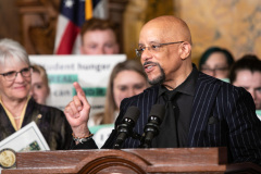 March 28, 2022: Sens. Hughes and Comitta joined PA First Lady Frances Wolf in the Governor’s Reception room where they hosted more than 100 college students to call for passage of the Hunger Free Campus initiative and the governor’s $1 million budget commitment to ensure food security for college students.