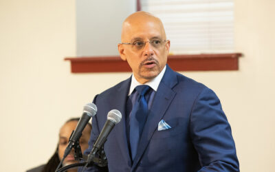 Senador Vincent Hughes a Senador Doug Mastriano: ¡RENUNCIA!