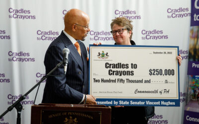 El senador Hughes consigue una subvención de 250.000 dólares para Cradles to Crayons