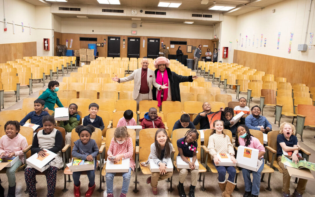 Sen. Hughes & Sheryl Lee Ralph Give Away 1,000+ Literacy Kits During “Smart Santa” Event